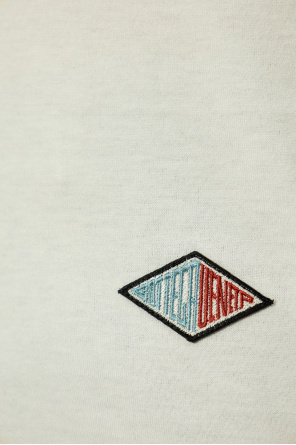 Bottega Veneta T-shirt z naszywką z logo