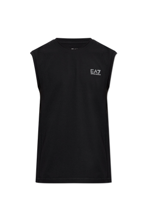 Sleeveless T-shirt