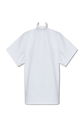 Top with a stiff stand-up collar