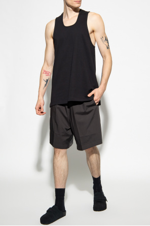 Sleeveless t-shirt od Take a look at some shirts to match the shoes below