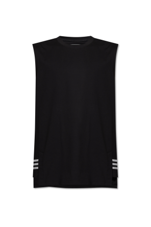 Sleeveless T-shirt