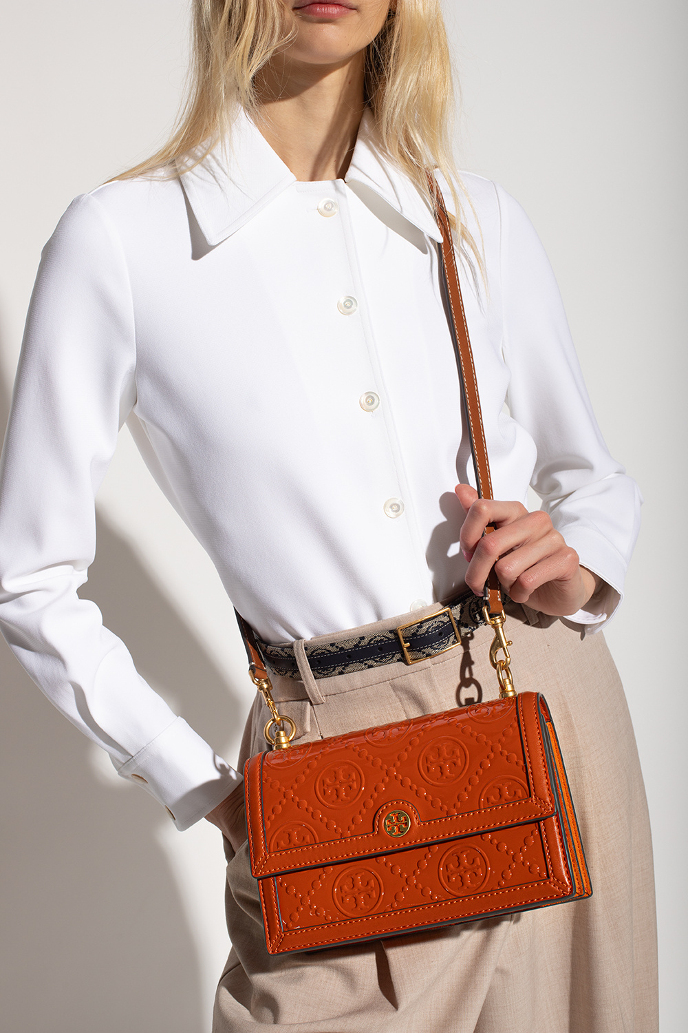 Tory Burch ‘T Monogram’ bucket hilfiger bag