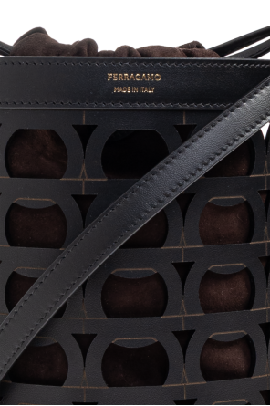 FERRAGAMO Handtasche vom Typ „Bucket“