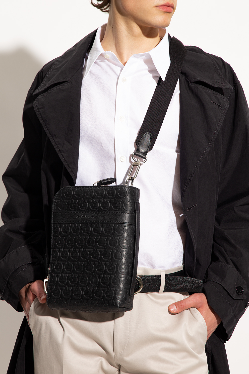 Ferragamo - Men's Gancini Shoulder Bag Messenger - Black - Leather