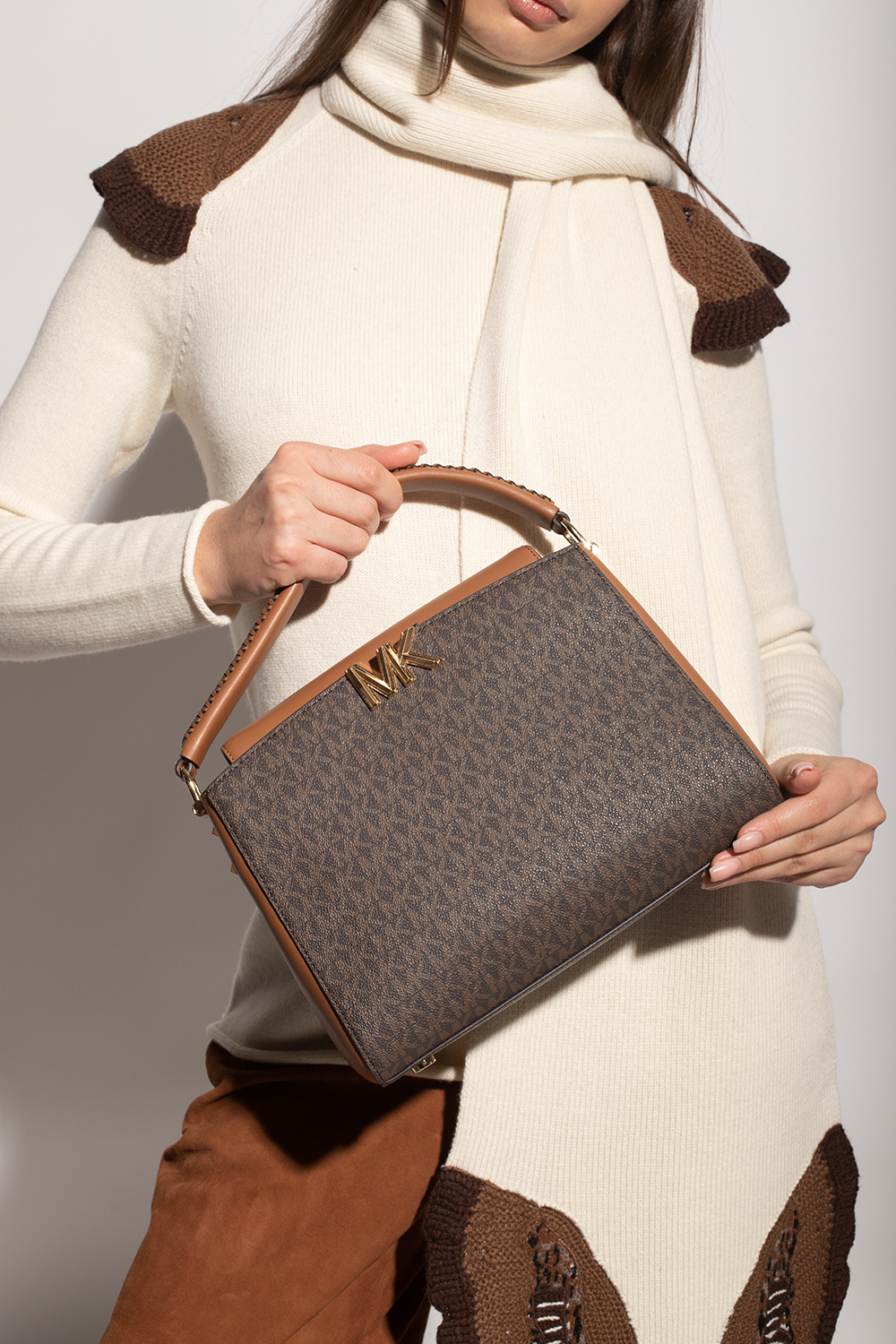 Michael Kors Karlie Bag An Alternative To The Louis Vuitton Capucines!  #michaelkors #louisvuitton 