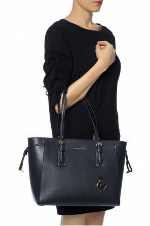 Voyager' shoulder bag with a logo and a pendant, zdjęcie 2 Voyager' shoulder bag with a logo and a pendant od Michael Kors