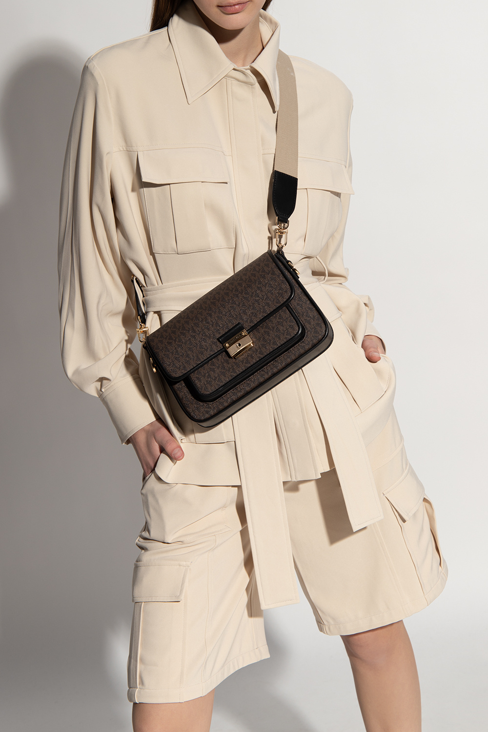 Michael Kors Bradshaw Leather Front Pocket Women`s Crossbody Camera Bag  -var - Michael Kors bag 