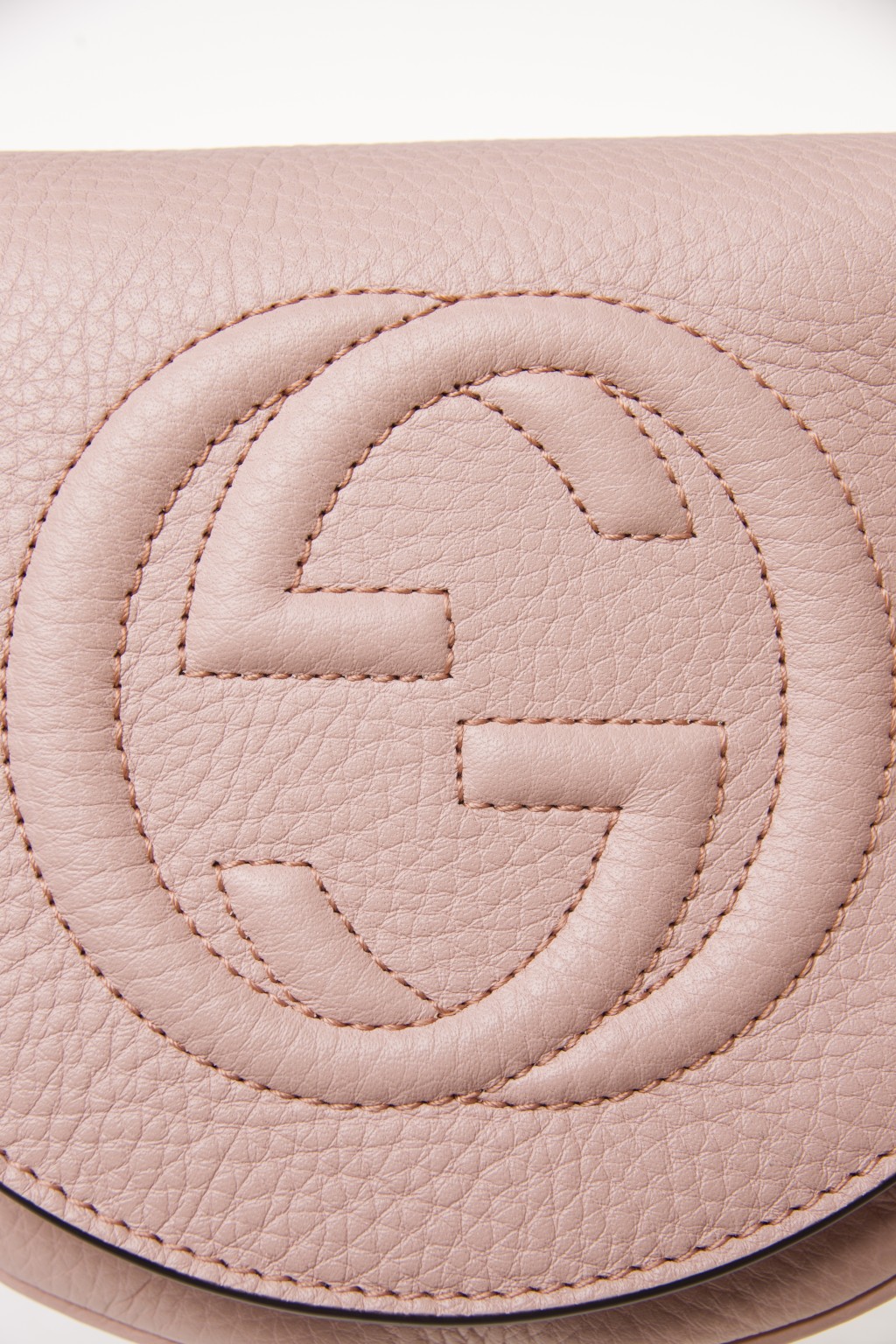 gucci round logo