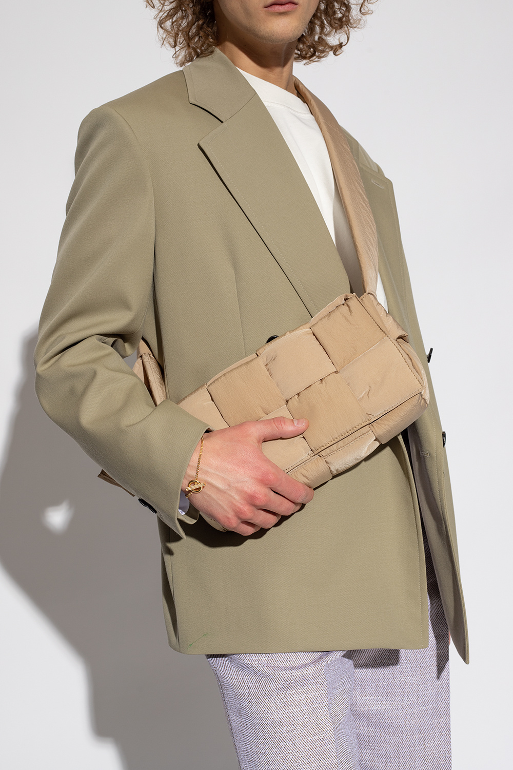 bottega Beak Veneta ‘Padded Tech Cassette Medium‘ shoulder bag