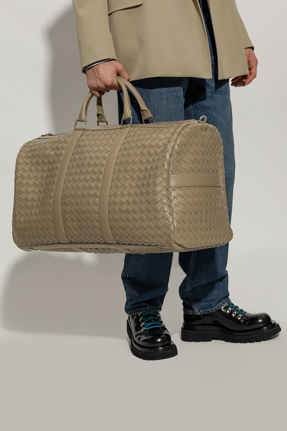 Intrecciato Leather Duffle Bag in Beige - Bottega Veneta