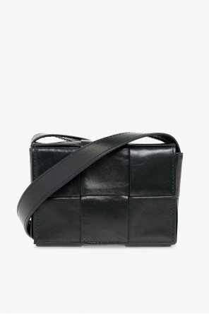 the carrying bottega Veneta Cassette bag