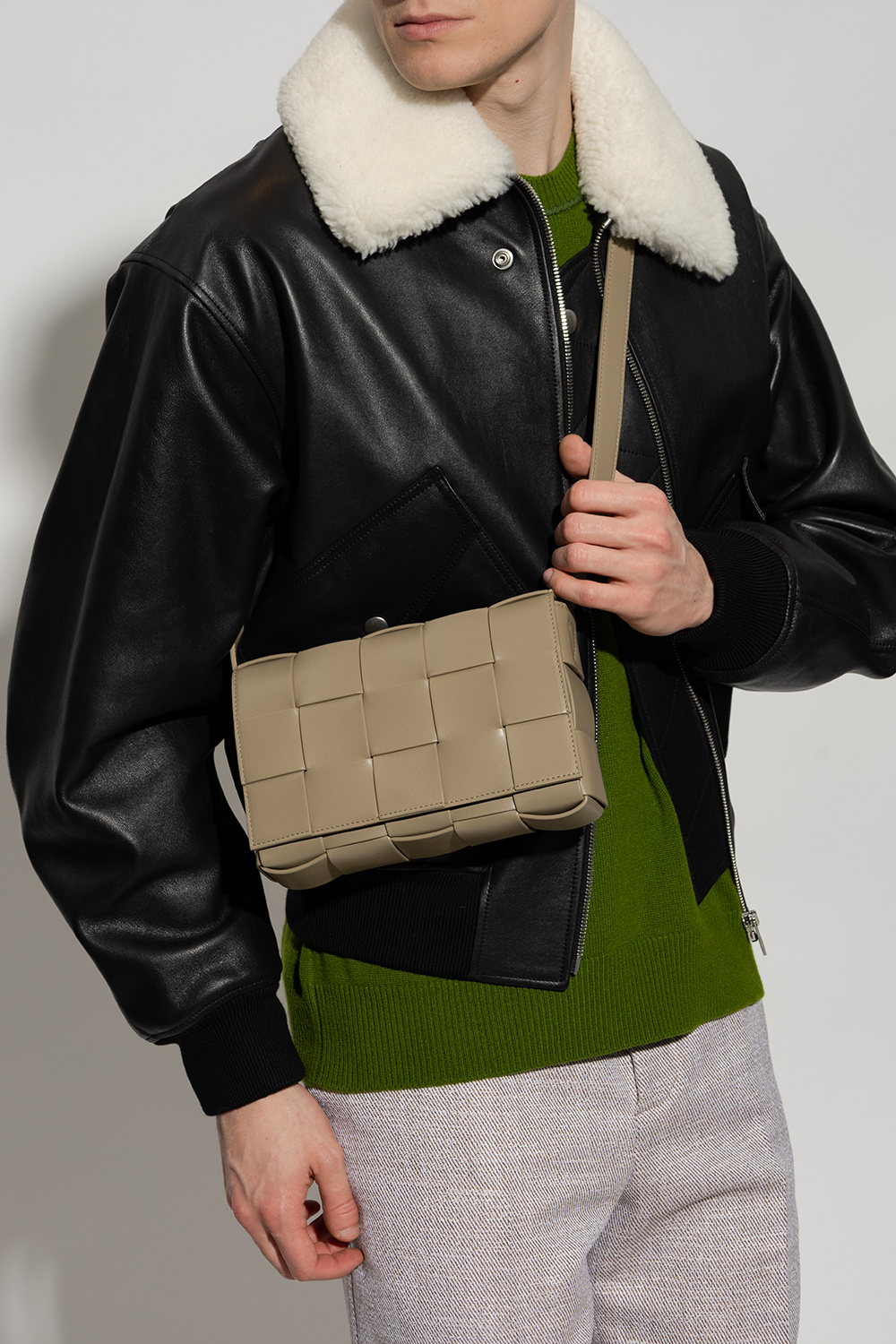 Bottega Veneta Intrecciato Nodini Leather Used Shoulder Bag Beige Japan  23cm