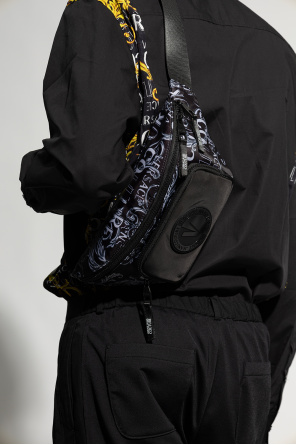 Wzorzysta torba na pas od Versace Jeans Couture