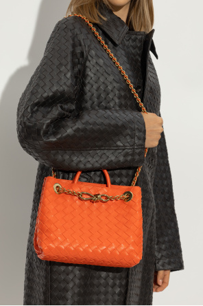 Shoulder bag ‘andiamo small’ od Bottega Veneta