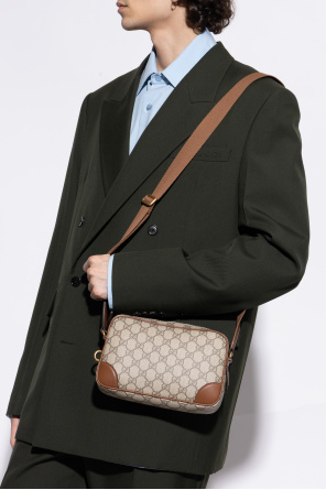 Shoulder bag made of gg supreme canvas od Gucci