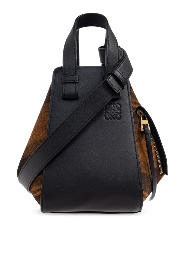 ‘Hammock’ shoulder bag od Loewe