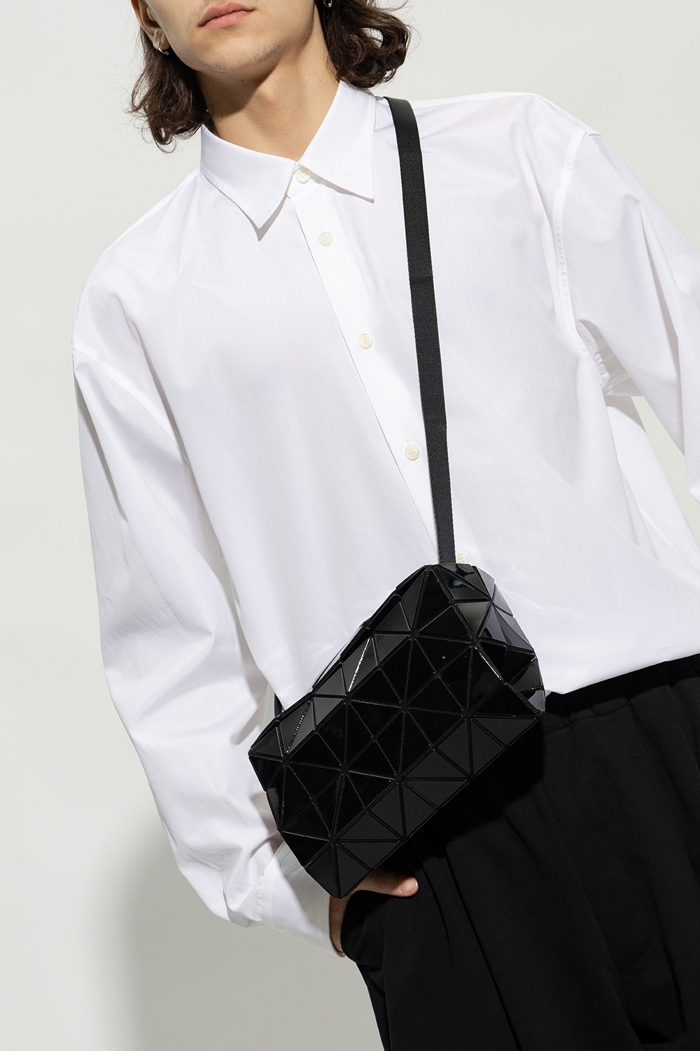 Black 'Carton' glossy shoulder bag Running Bao Bao Issey Miyake - IetpShops  Switzerland - Chanel Pre-Owned 1992 diamond quilted CC shoulder bag