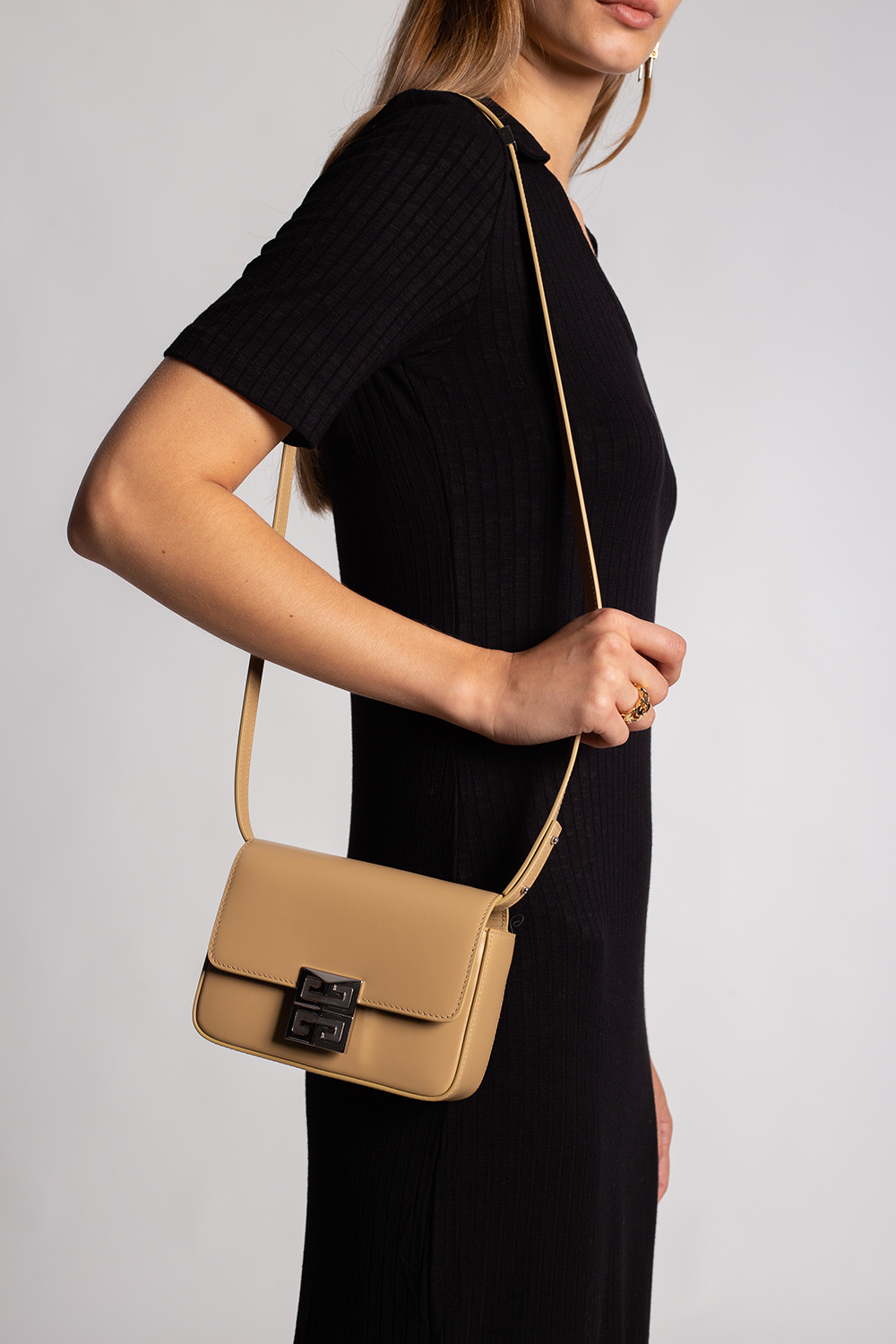 givenchy cuero ‘4G Small’ shoulder bag