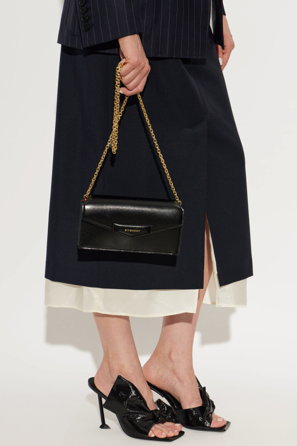 Givenchy Wallet on ‘Antigona’ chain
