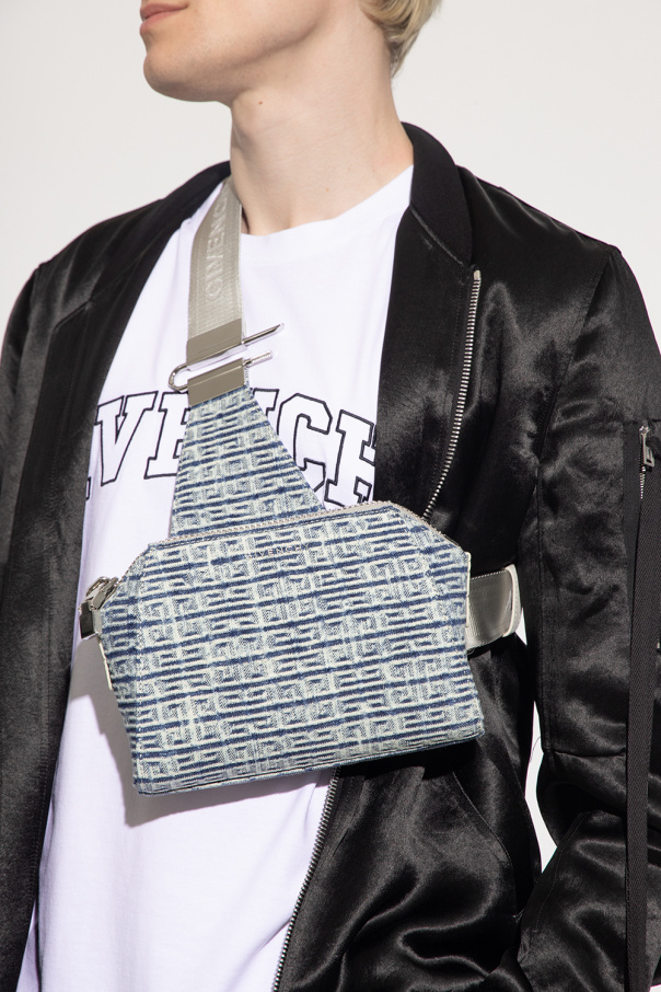 Givenchy ‘Antigona Small’ shoulder bag