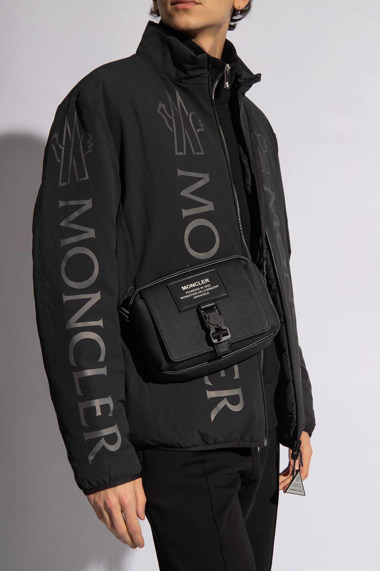 Moncler ‘Naoka’ shoulder bag