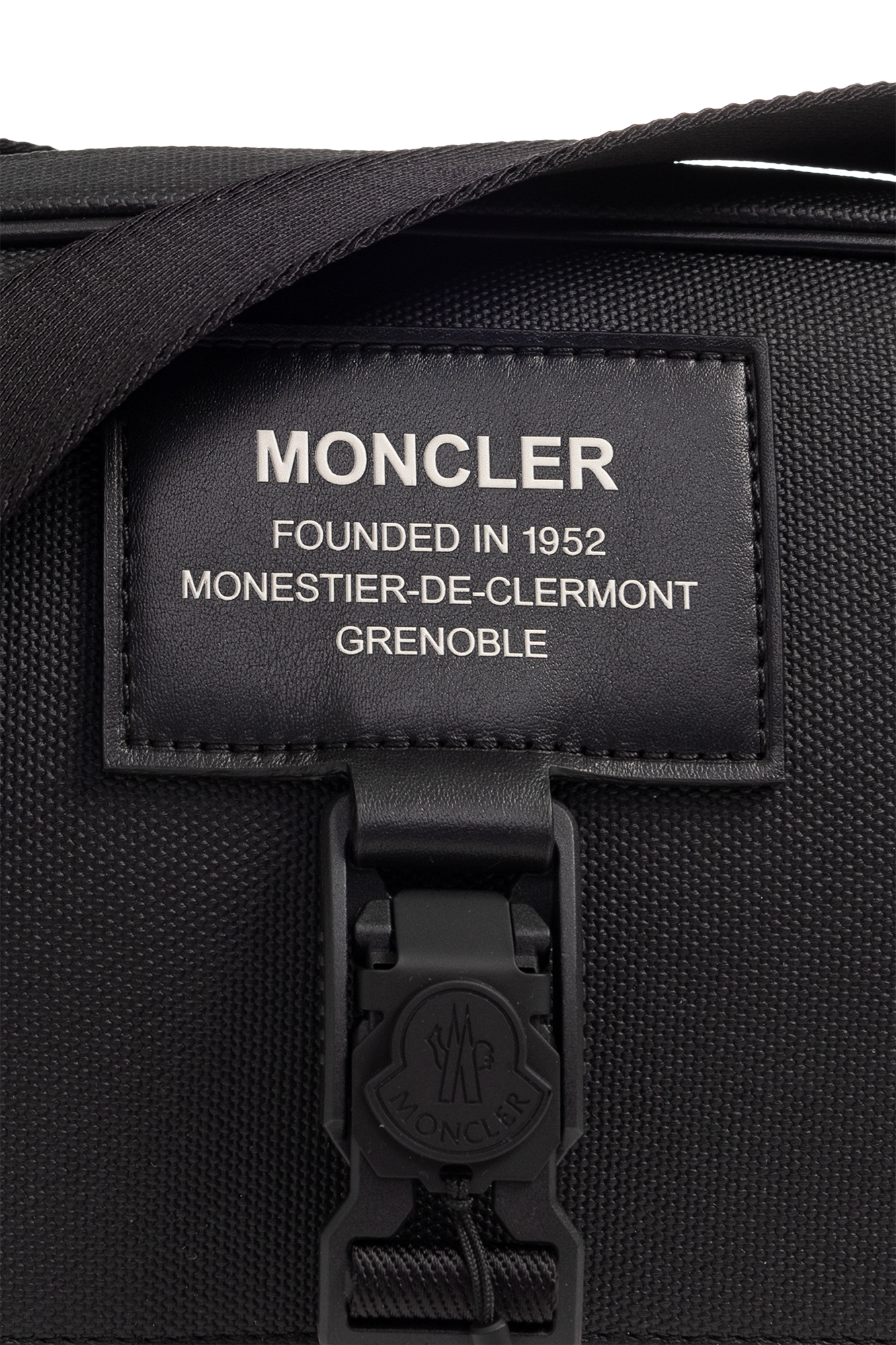 Moncler ‘Naoka’ shoulder bag
