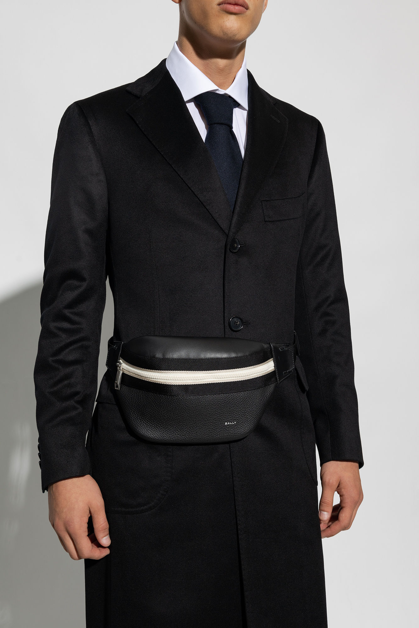 Bally ‘Board Bum’ belt combine bag