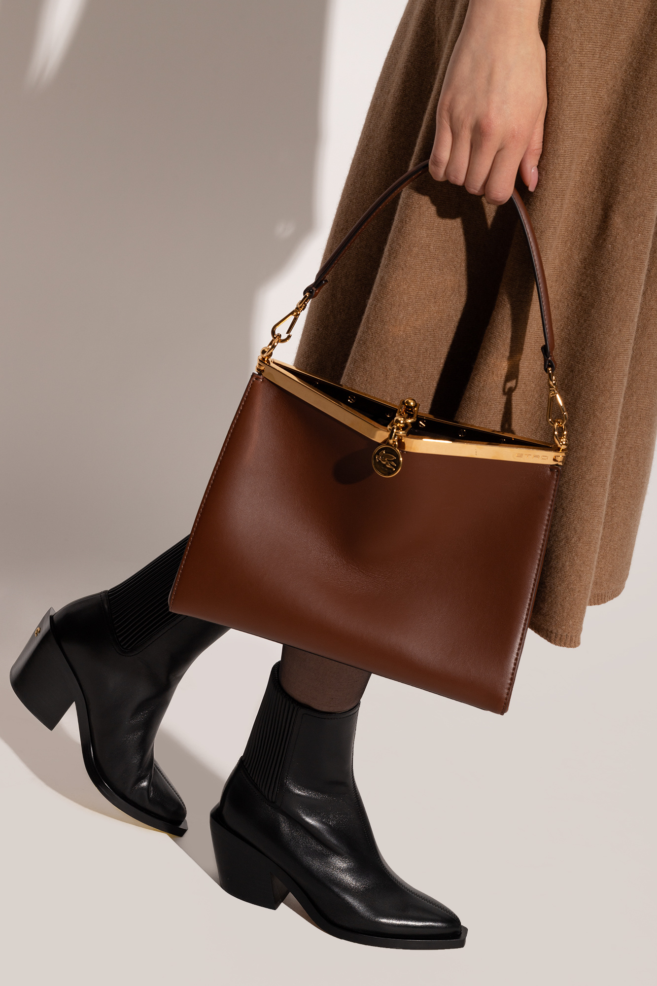 Medium Vela Leather Shoulder Bag In Brown