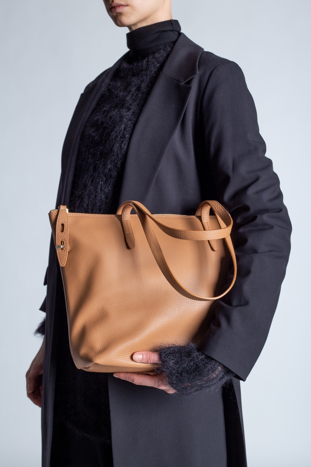 Tory burch robinson applique shoulder bag | IetpShops | Furla 'Net'  shoulder bag | Women's Bags