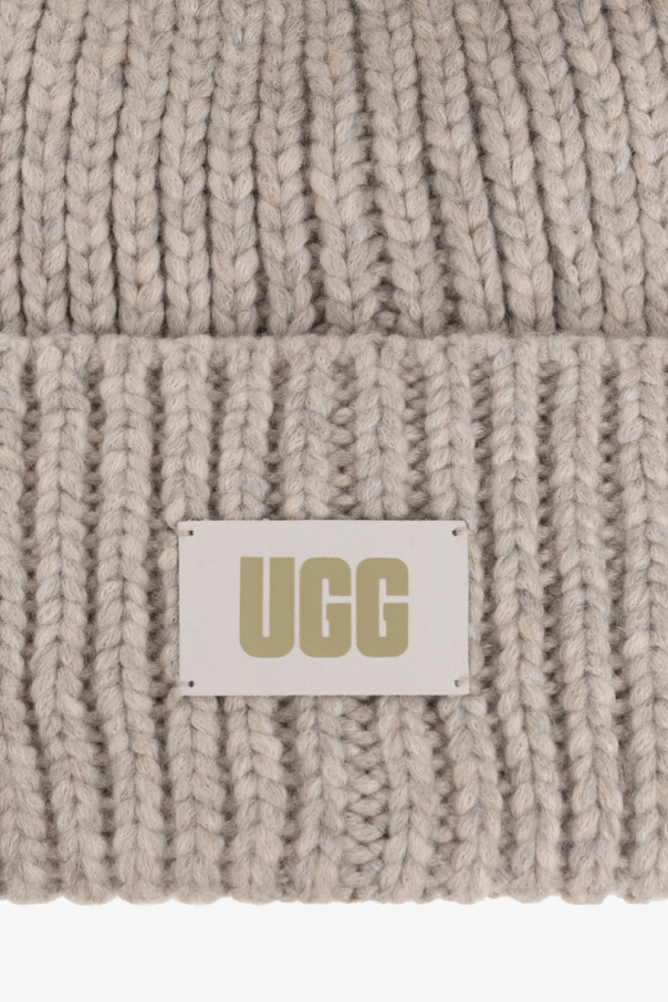 UGG Beanie & scarf set
