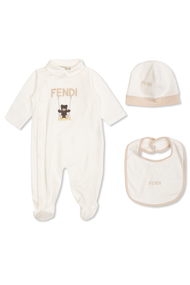 Baby set: sleepsuit, hat and bib od Fendi Kids