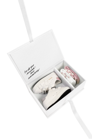 Conjunto: zapatos y paquete de dos calcetines